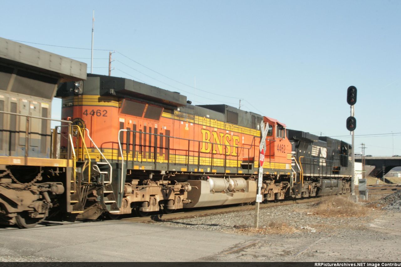 BNSF 4462